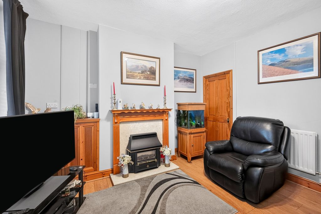 Property photo 3 of 15 Living Room