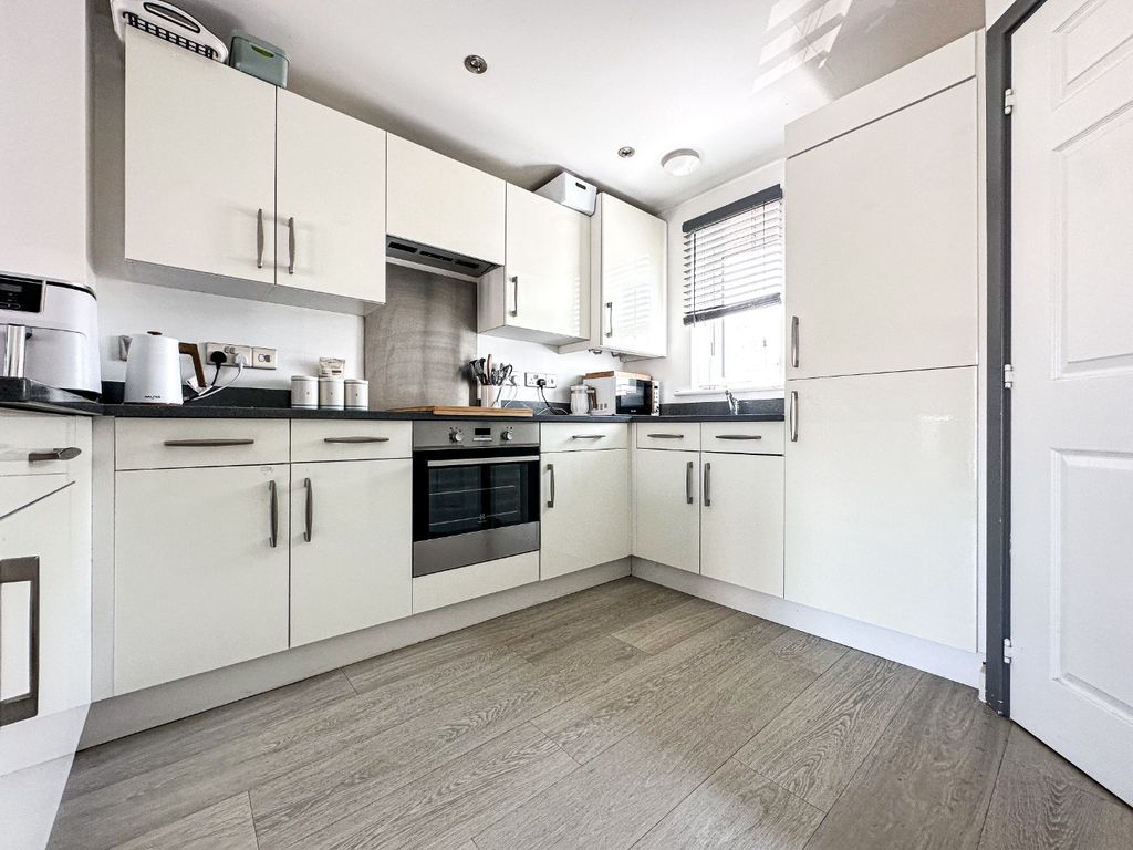 Property photo 3 of 20 4410289
