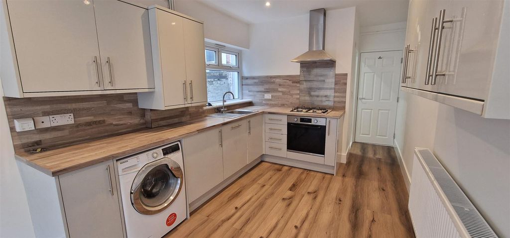 Property photo 3 of 10 Img-20251023-Wa0021.Jpg