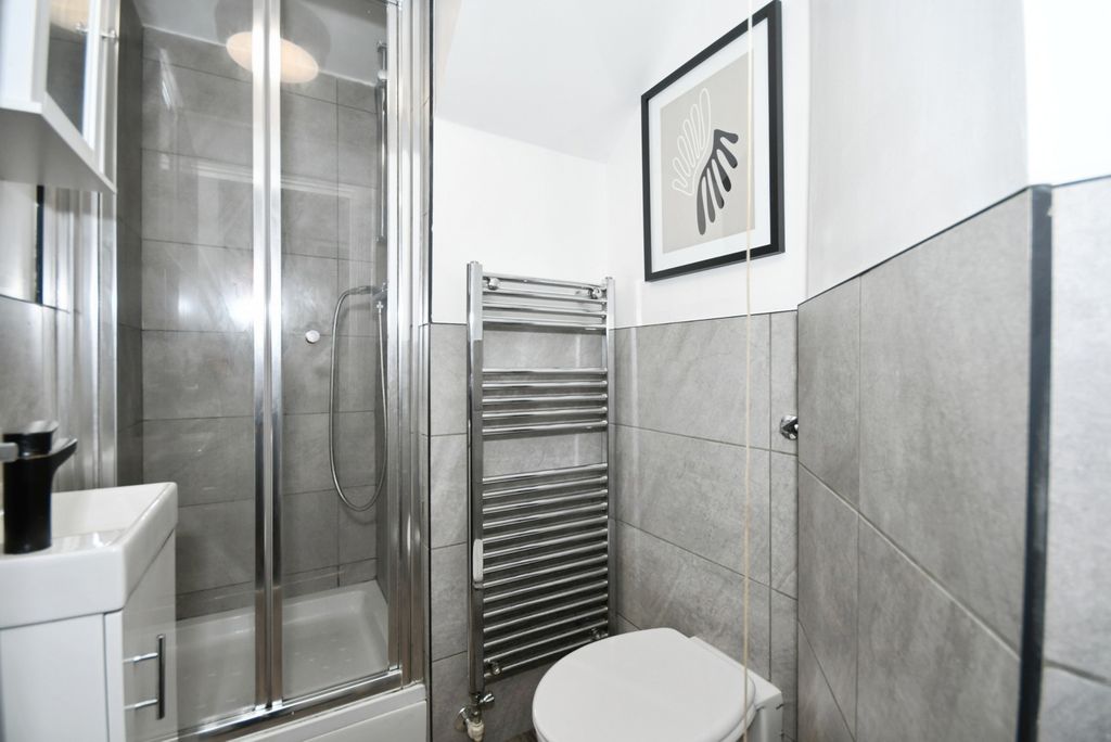 Property photo 2 of 17 Photo