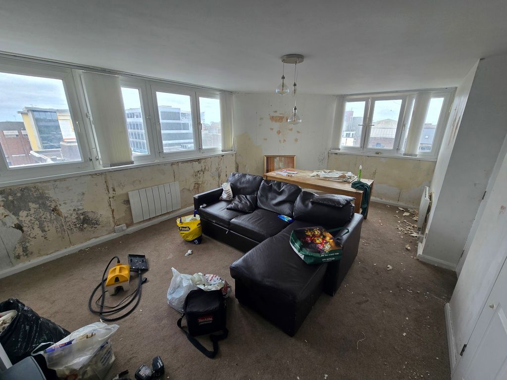 Property photo 2 of 12
