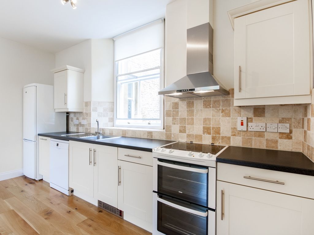 Property photo 3 of 6 Kitchen1