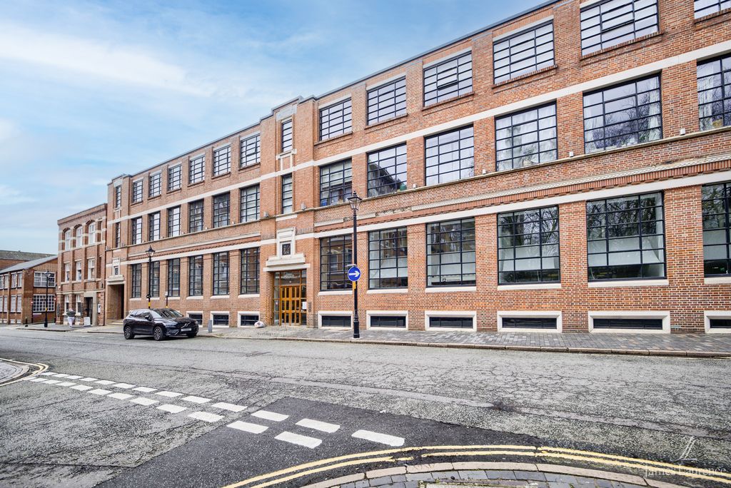 Property photo 3 of 20 Xt401319-Hdr(3)-Edit