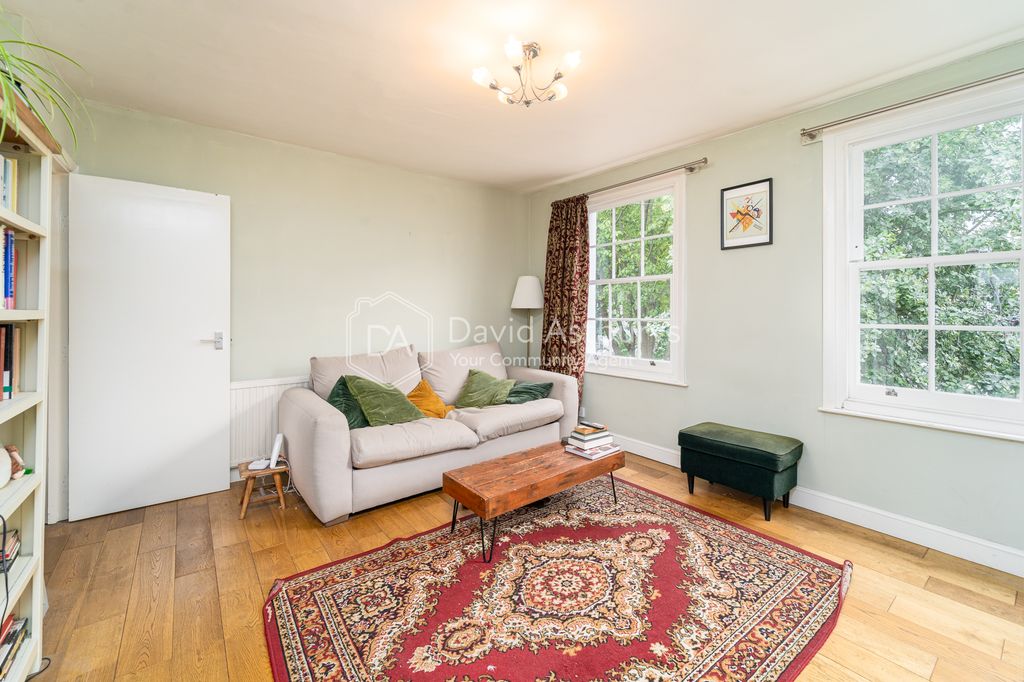 Property photo 2 of 8