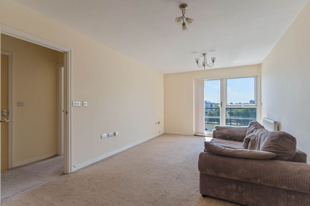 Property photo 3 of 11
