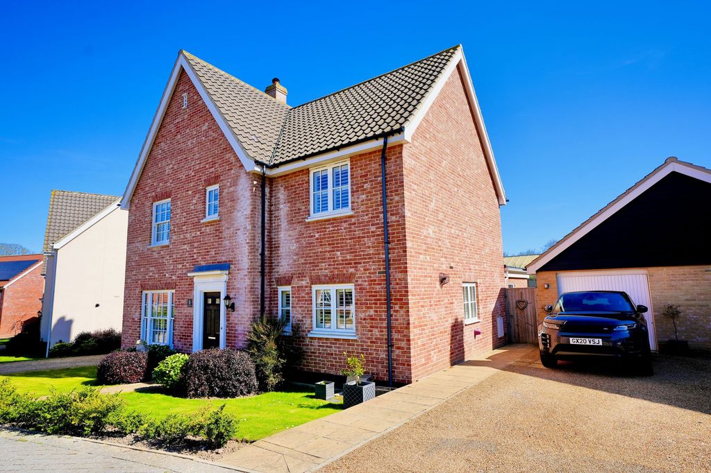 Property photo 1 of 36
