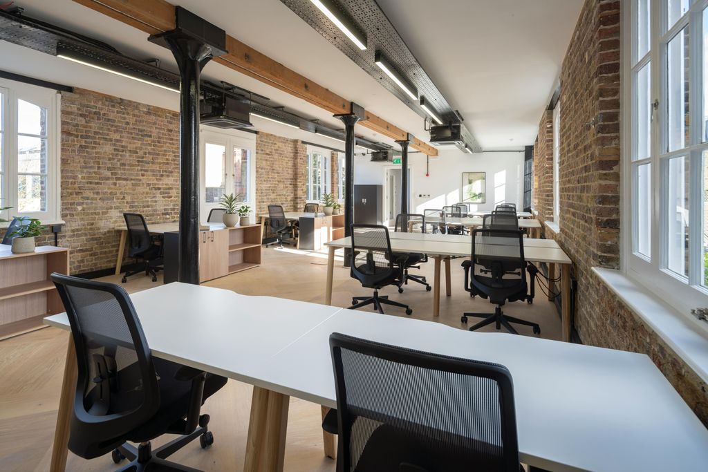 Property photo 2 of 6 Office Layout 5