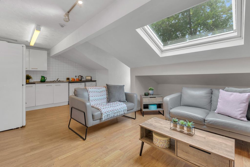 Property photo 1 of 9 Property Photo