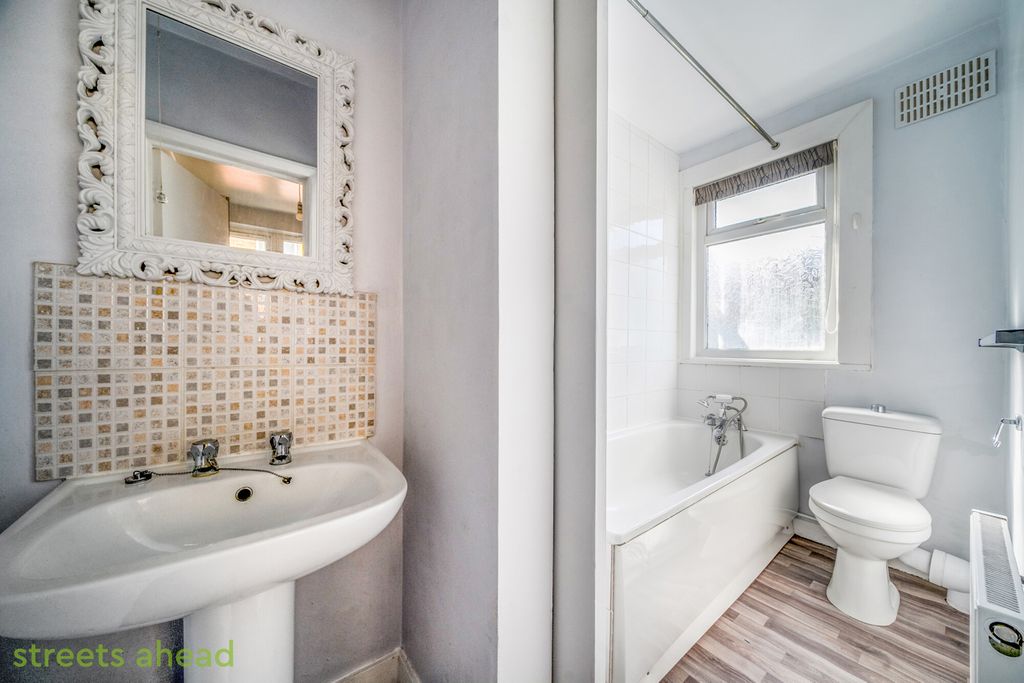Property photo 3 of 15 2Bc110A3-B155-4d9...