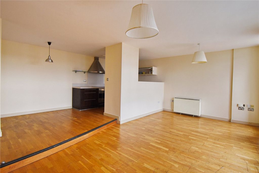 Property photo 2 of 10 Picture No. 01
