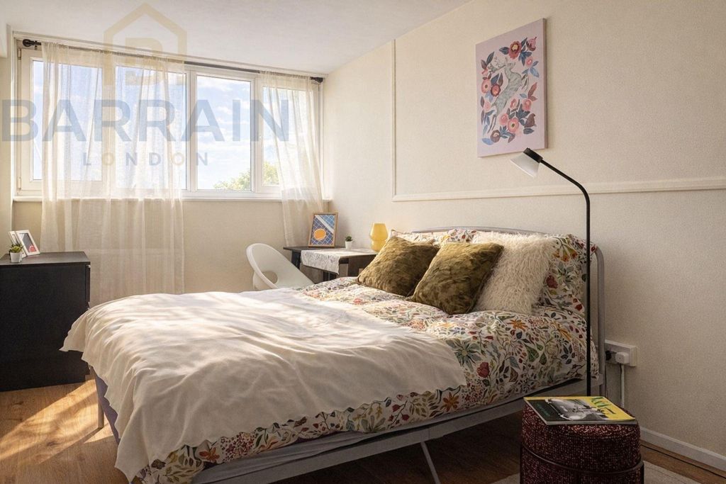 Property photo 2 of 9 Canning Town, E16, 2 Bedroom Flat For Sale By Barrain London Estate Agency