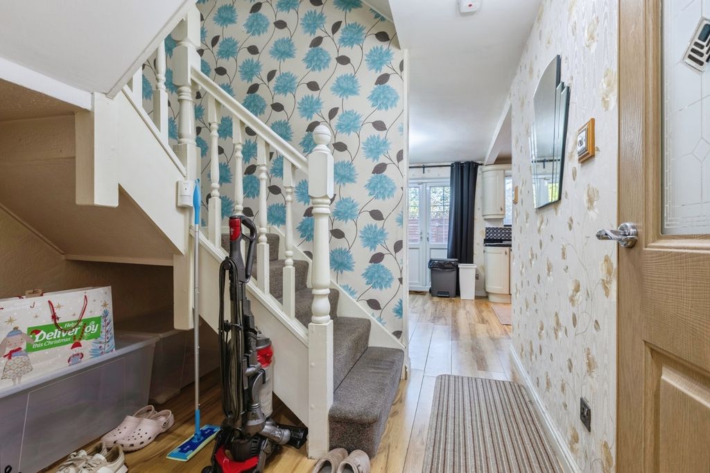 Property photo 2 of 17 Photo