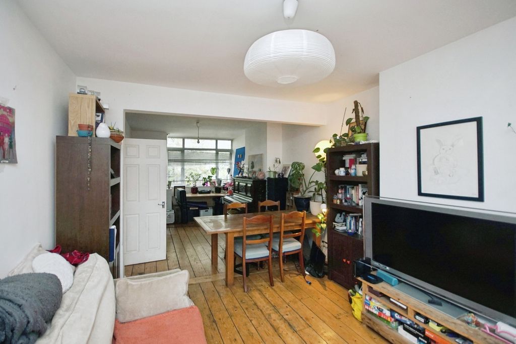 Property photo 2 of 16 Photo
