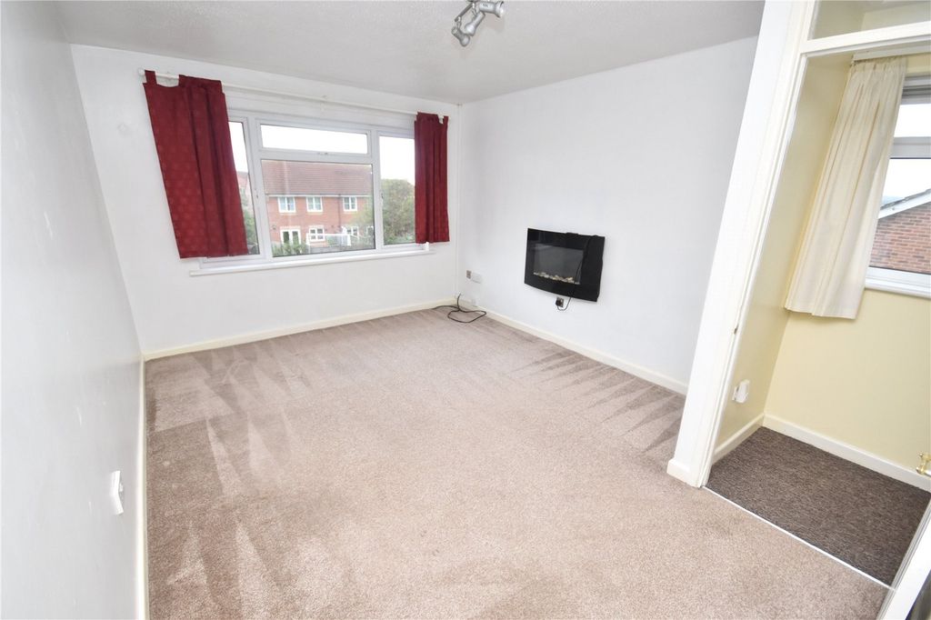 Property photo 2 of 8 Living Room