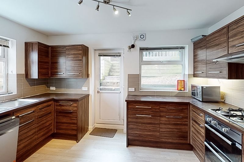 Property photo 1 of 10 Kitchen
