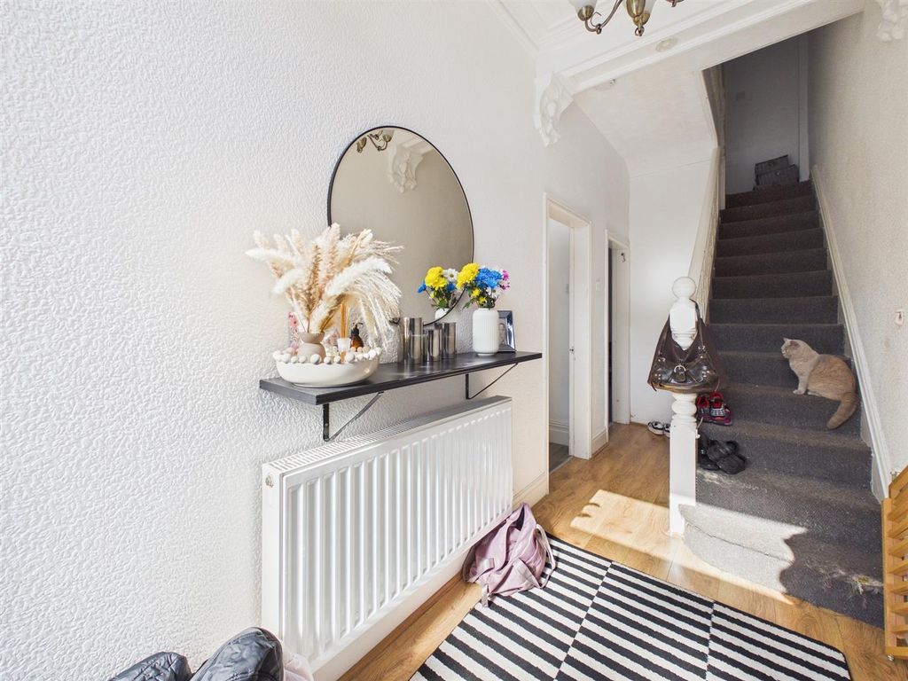 Property photo 3 of 37 Cam03844G0-Pr0425-Still002.Jpg