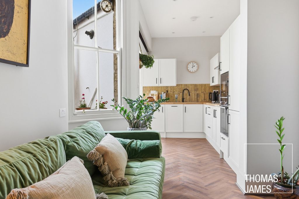 Property photo 3 of 39