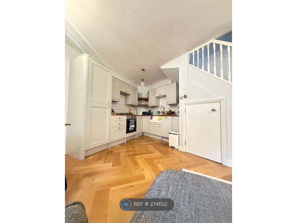 Property photo 3 of 22 Kitchen Area