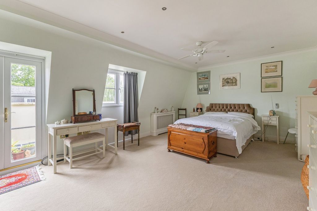 Additional image 10 of 3 bed flat for saleThe Broad Walk, Imperial Square, Cheltenham, Gloucestershire GL50