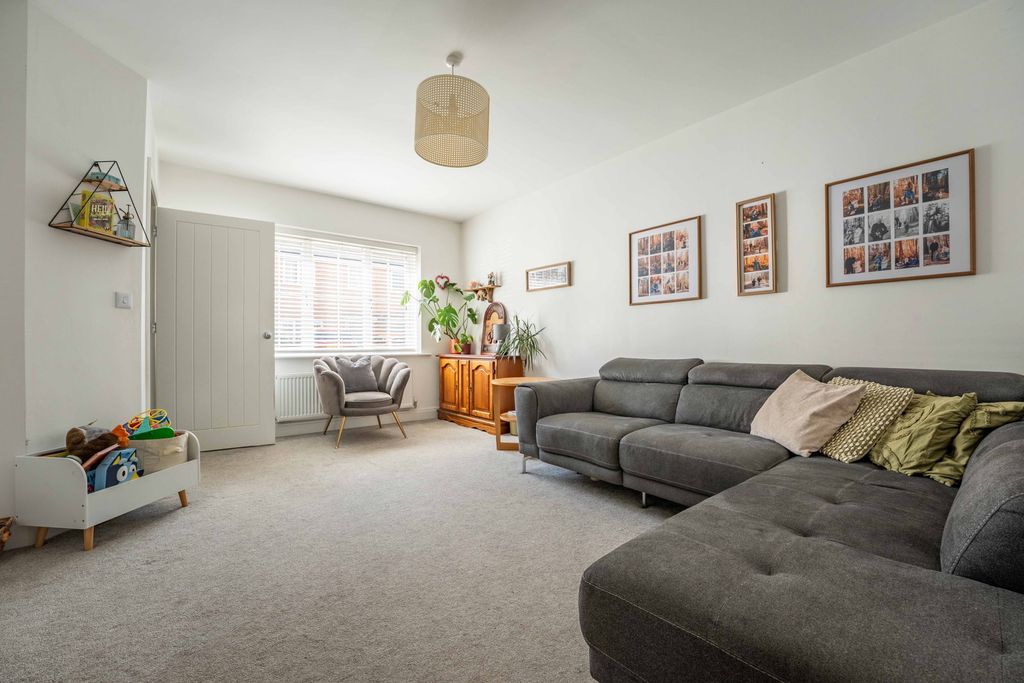 Property photo 3 of 19