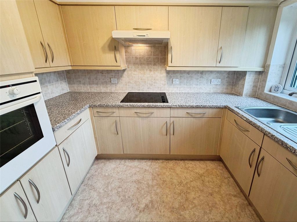 Property photo 3 of 12 Kitchen