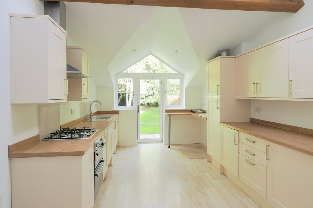 Property photo 2 of 16 Picture No. 26