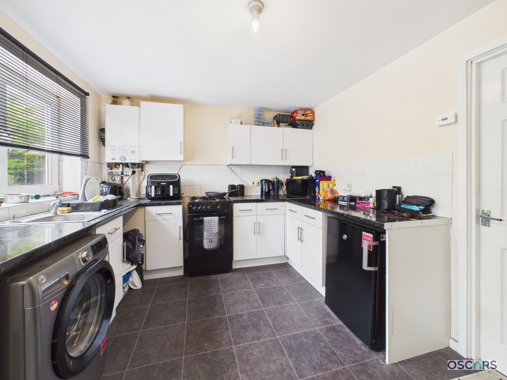 Property photo 3 of 12 Photo 8