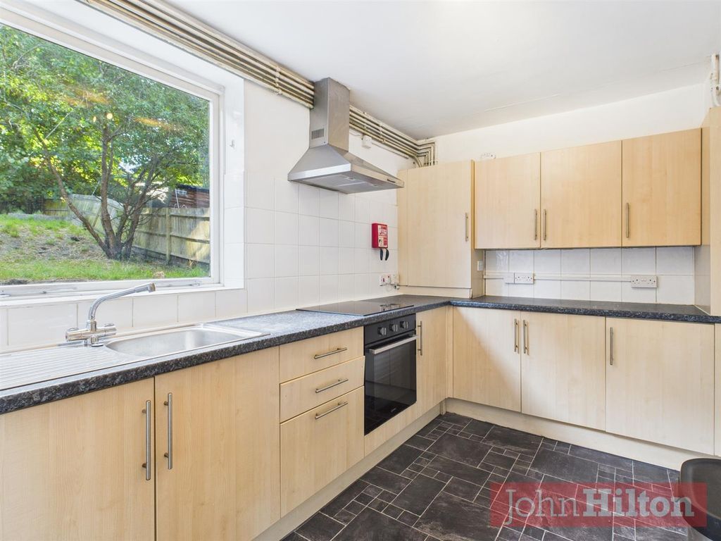 Property photo 3 of 13 Cam02534G0-Pr0554-Still004.Jpg