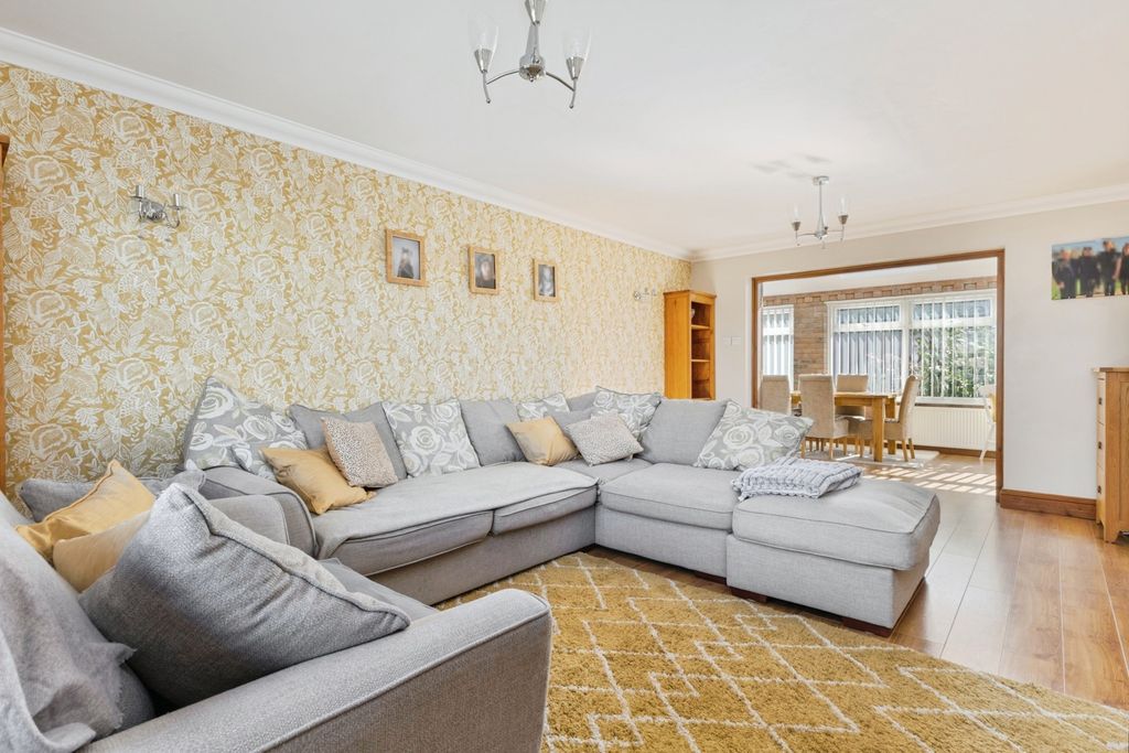 Property photo 3 of 16 Photo