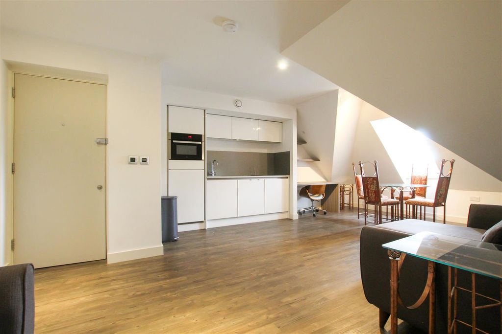 Property photo 3 of 12 Img_8352.Jpg