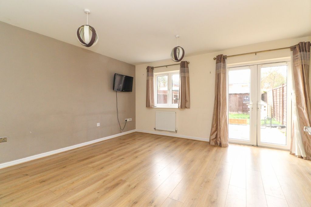 Property photo 2 of 15 Picture 2