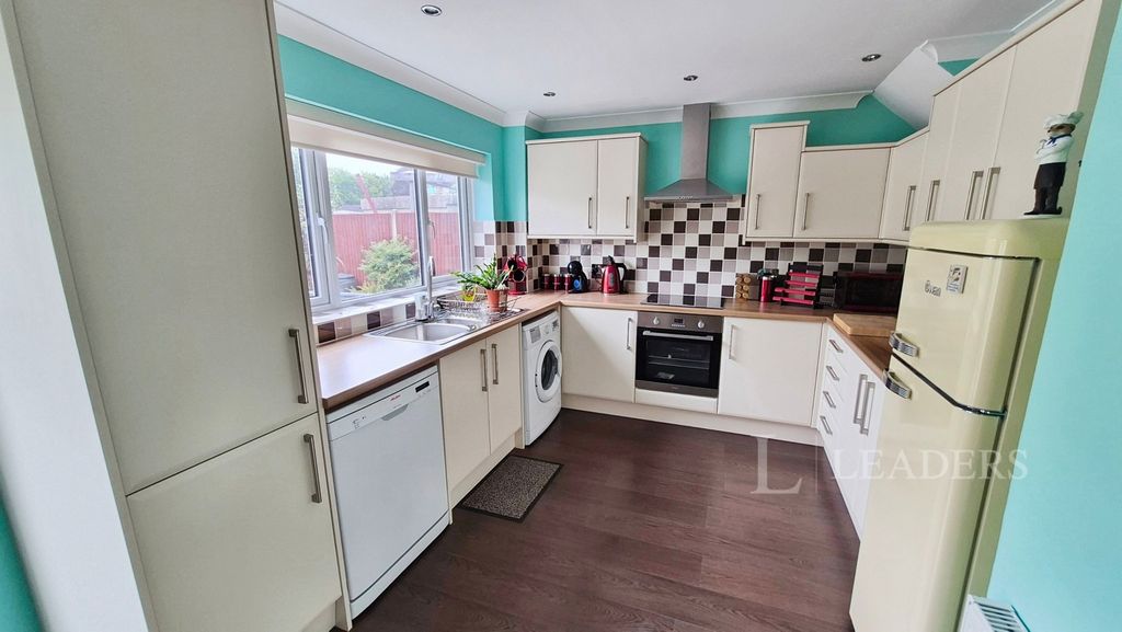 Property photo 3 of 15 Pbox-Img.Jpg