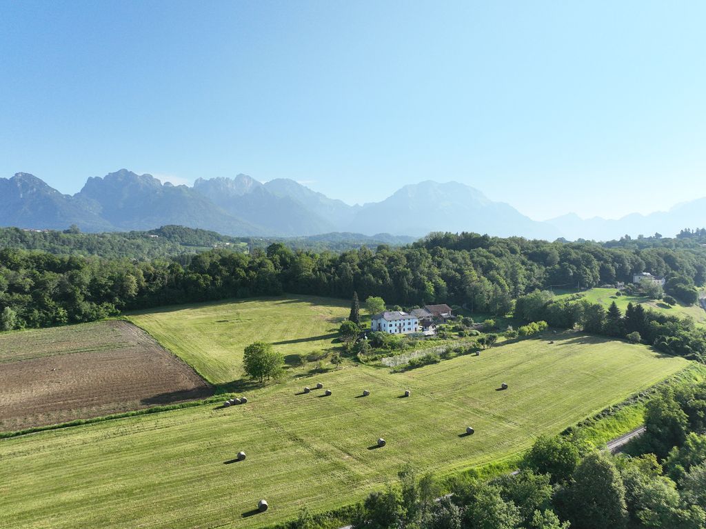 Property photo 3 of 5