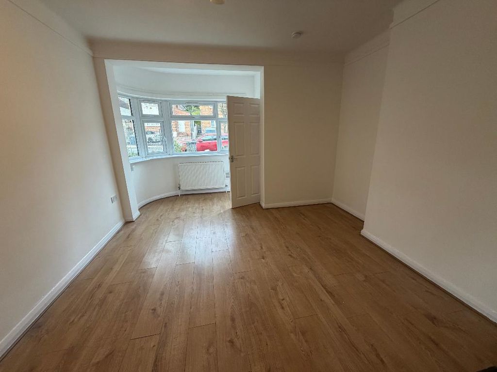 Property photo 3 of 12 Photo 2