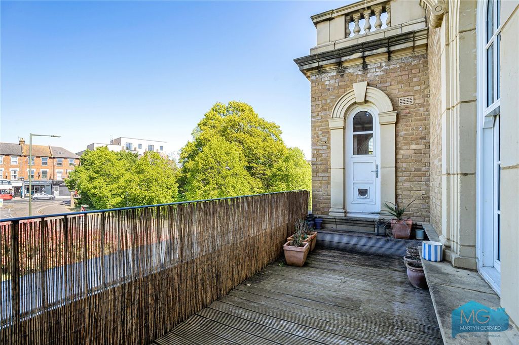 Property photo 3 of 18 Picture No. 03