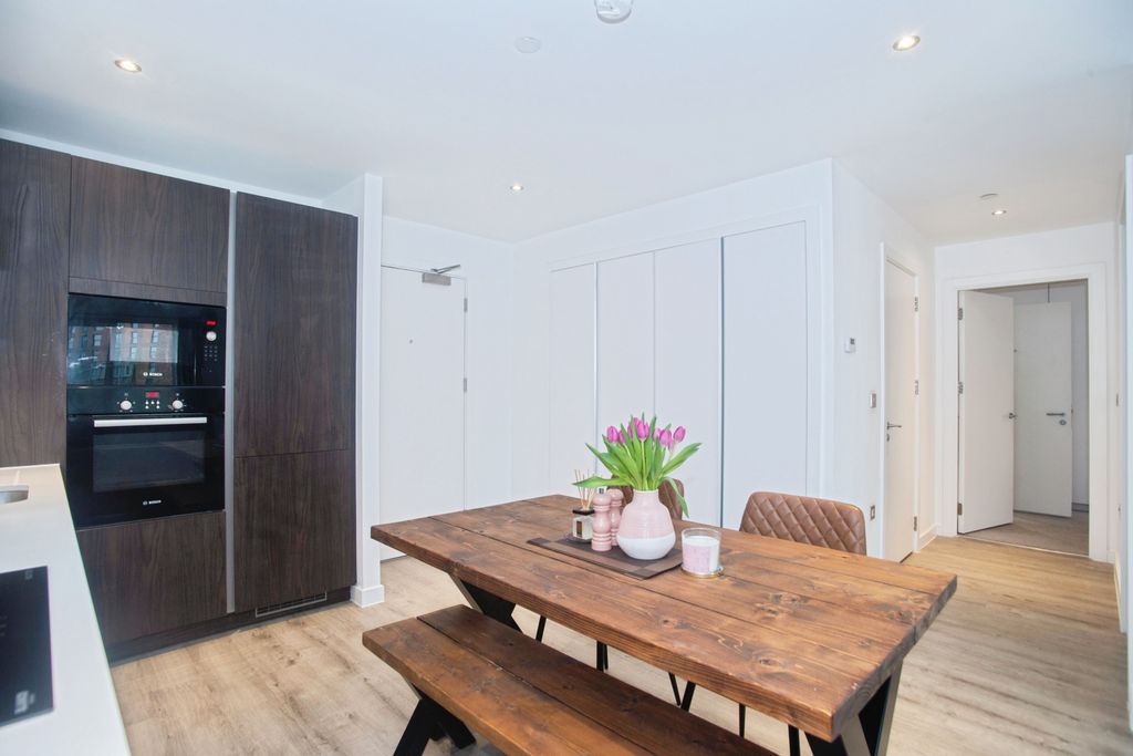 Property photo 3 of 12 Dining Area