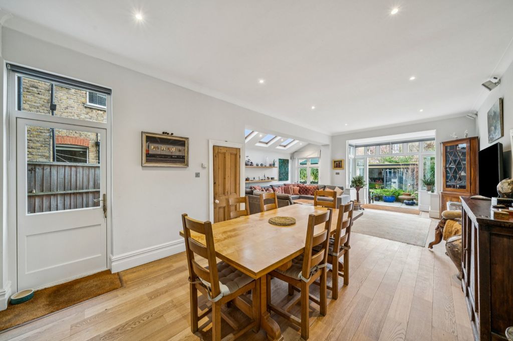 Property photo 3 of 21