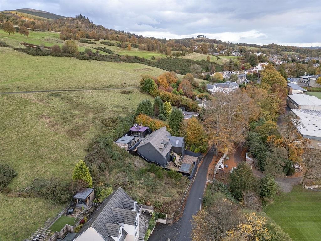 Property photo 3 of 12 Image 3