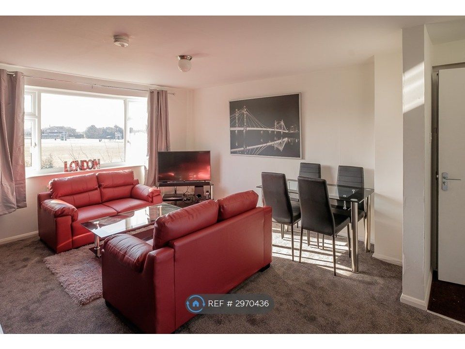 Property photo 2 of 8 Communal Living