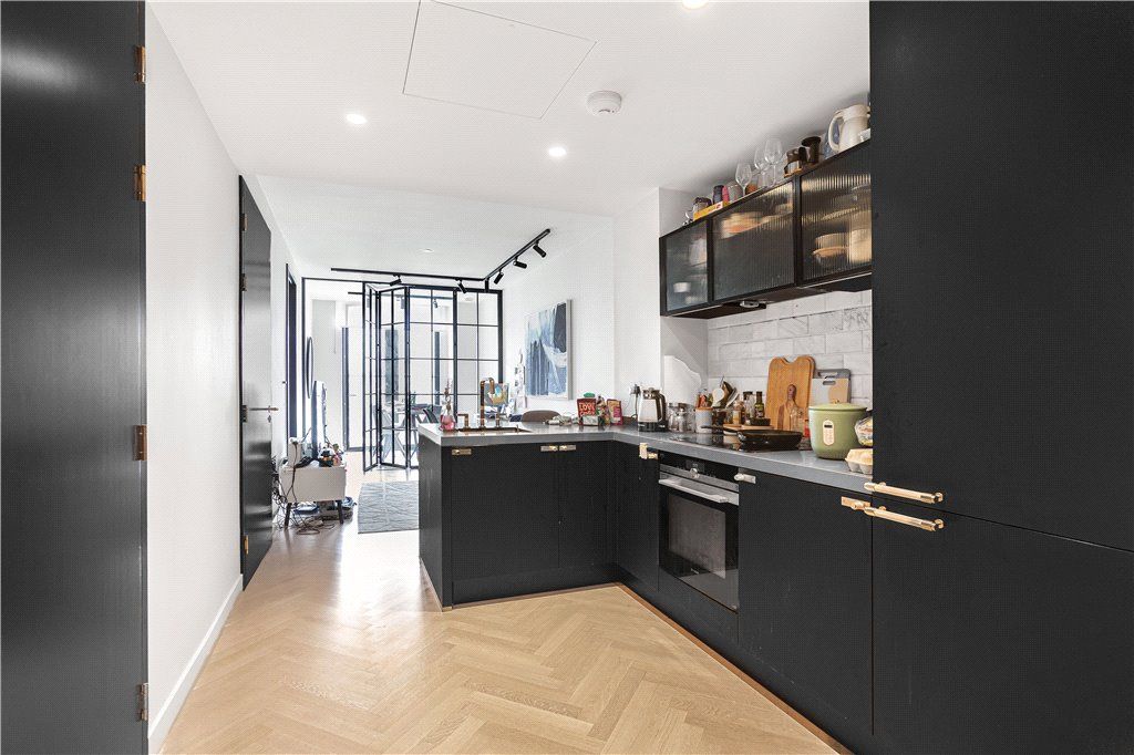 Property photo 3 of 12 Kitchen