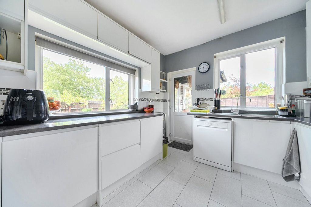Property photo 3 of 24 17-681cc1E7184d4-...