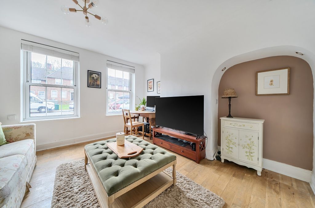 Property photo 2 of 16 1424142-1-69Af074...