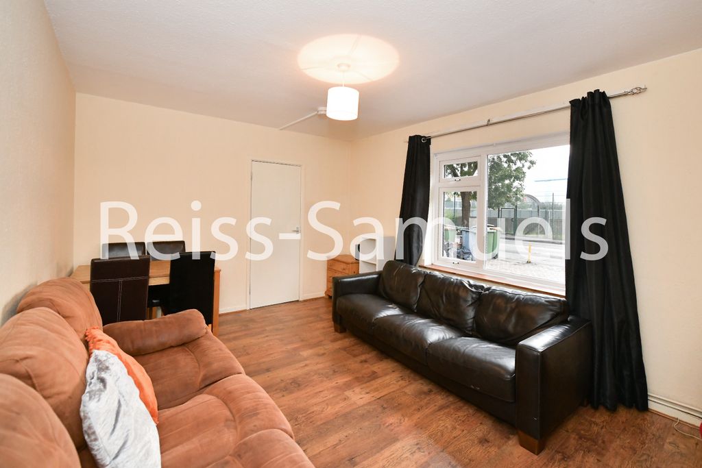 Property photo 2 of 36