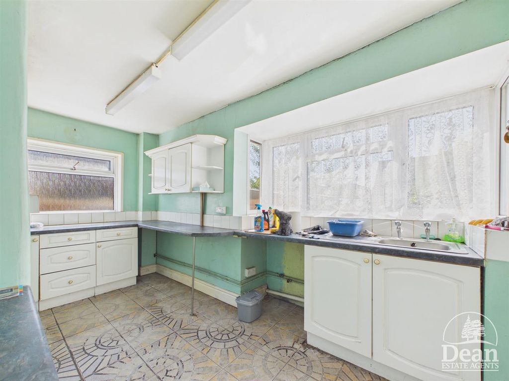 Property photo 3 of 14