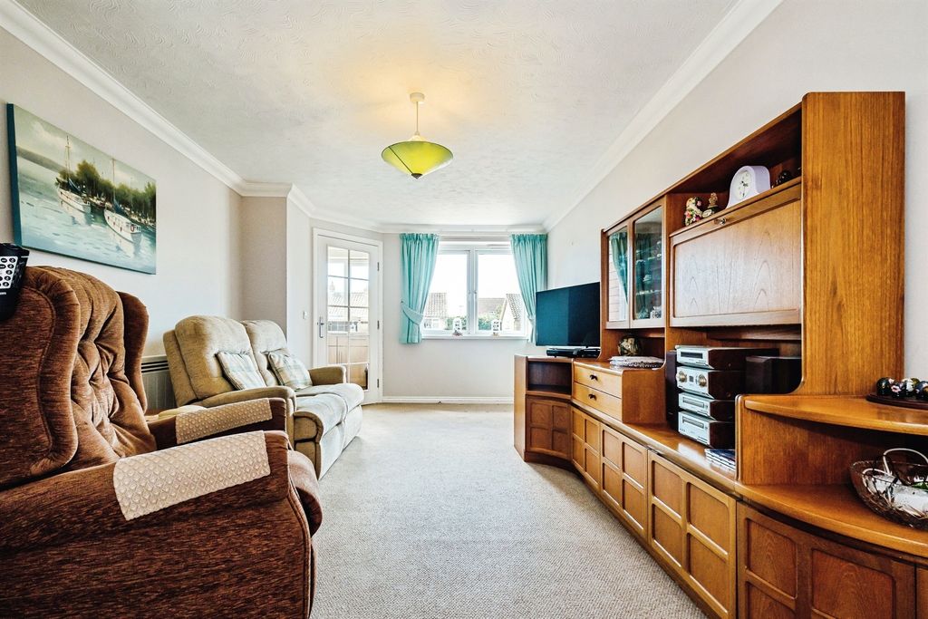 Property photo 2 of 14