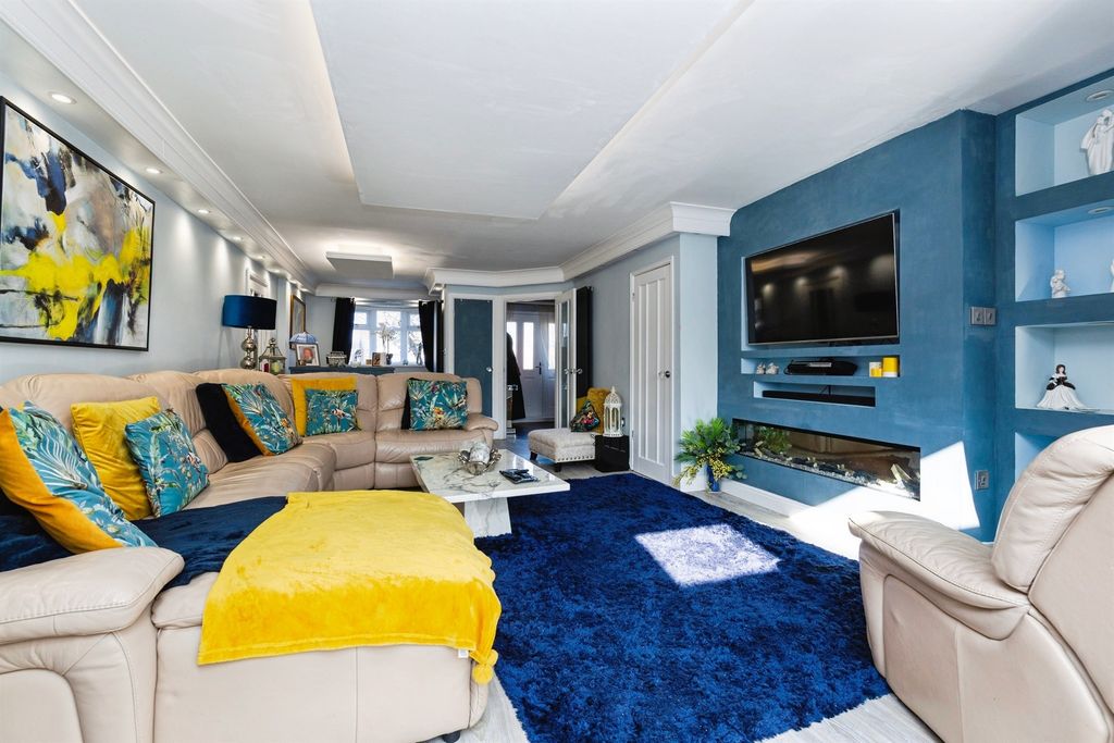 Property photo 2 of 15