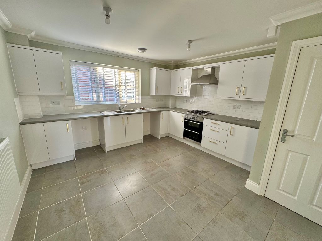 Property photo 2 of 31