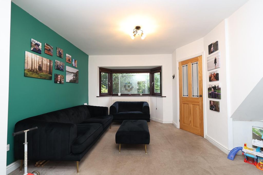 Property photo 3 of 20