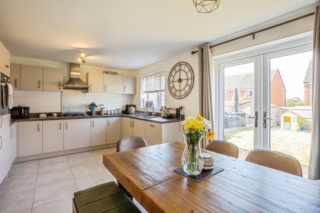 Property photo 1 of 17 Pbox-Img.Jpg