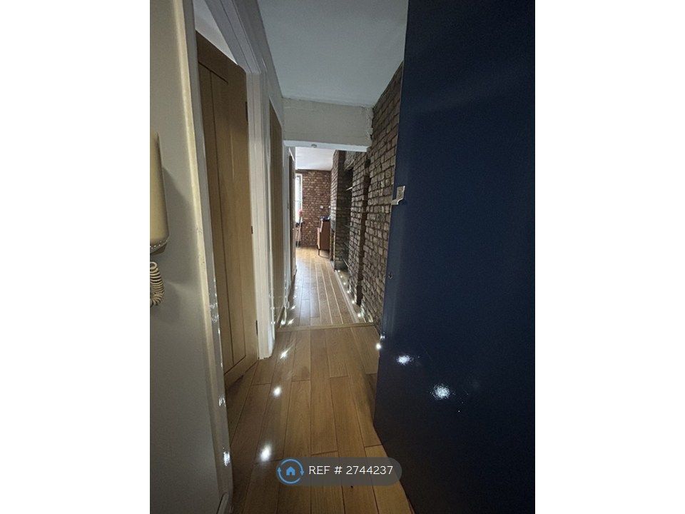 Property photo 2 of 34 Flat Enterance